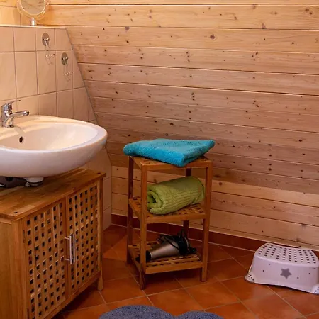 Finnhuette Rabennest * Freest