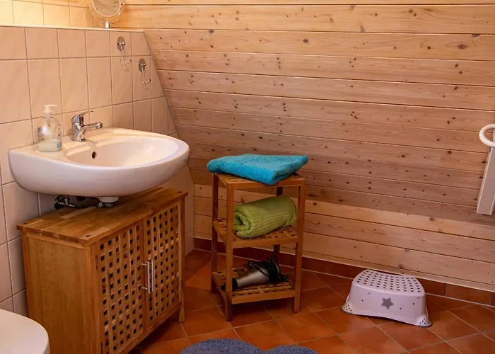 Finnhuette Rabennest * Freest